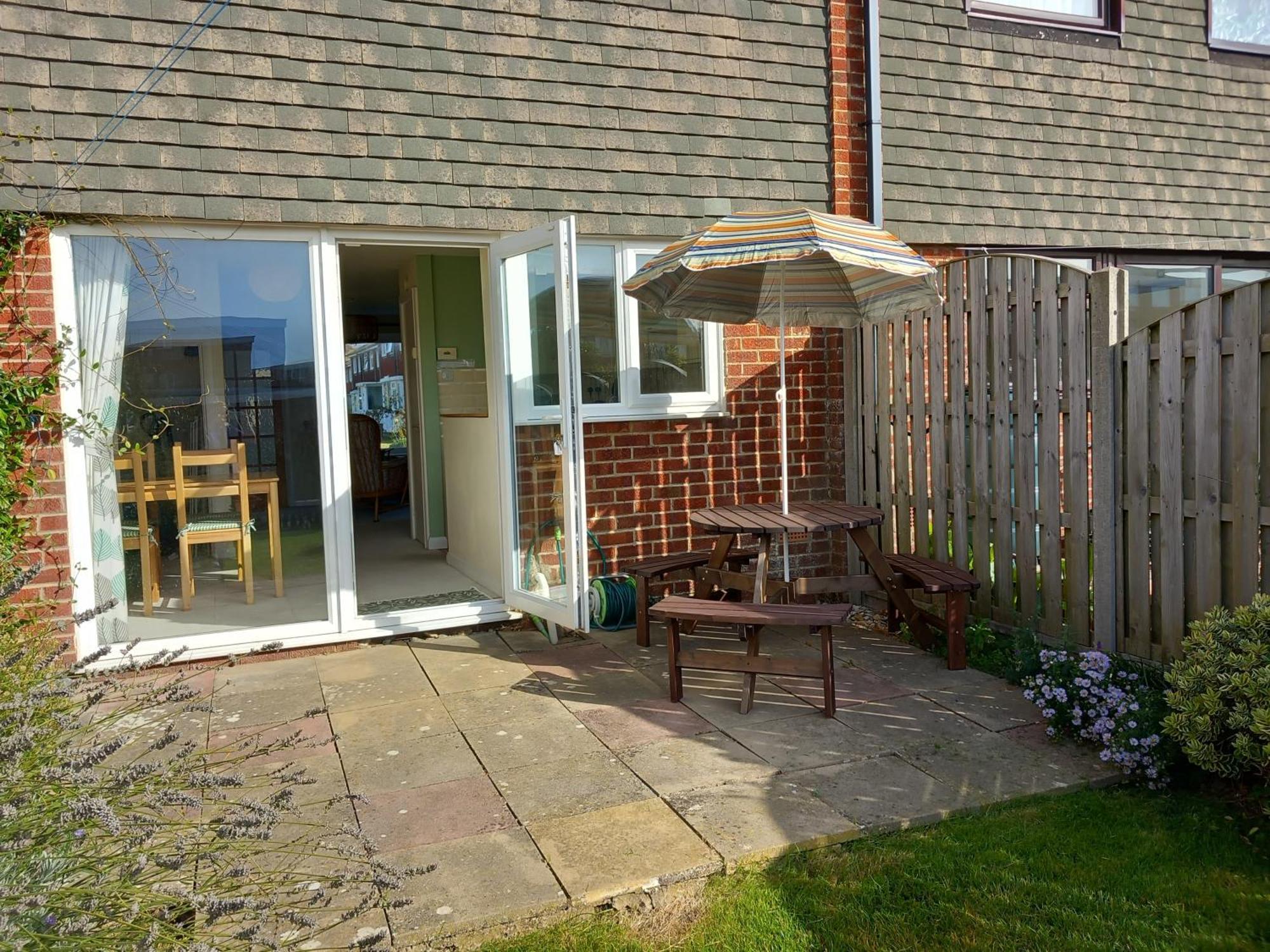 Seair Villa Rustington Luaran gambar
